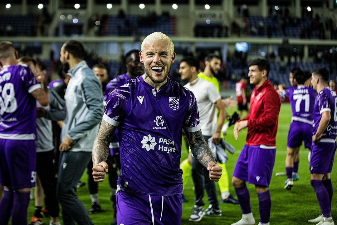 Estonian footballer left Sumgayit