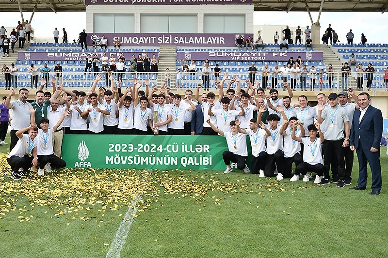 The winners of the U League were awarded