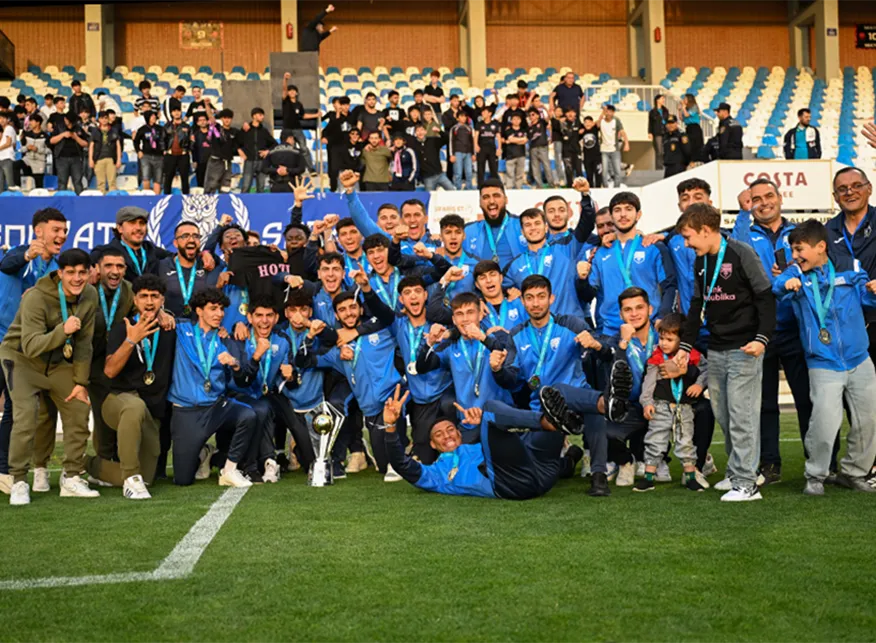 Sabah crowned with medals and trophy