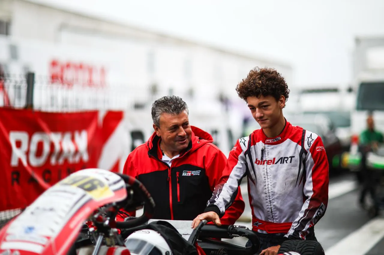 Azerbaijani pilot breaks record in World Karting Championship  VIDEO