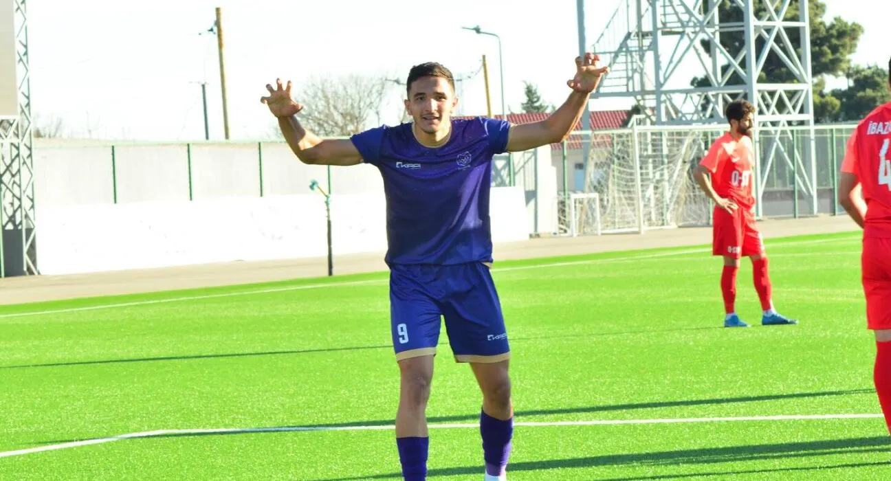 Azerbaijan U international leaves his club
