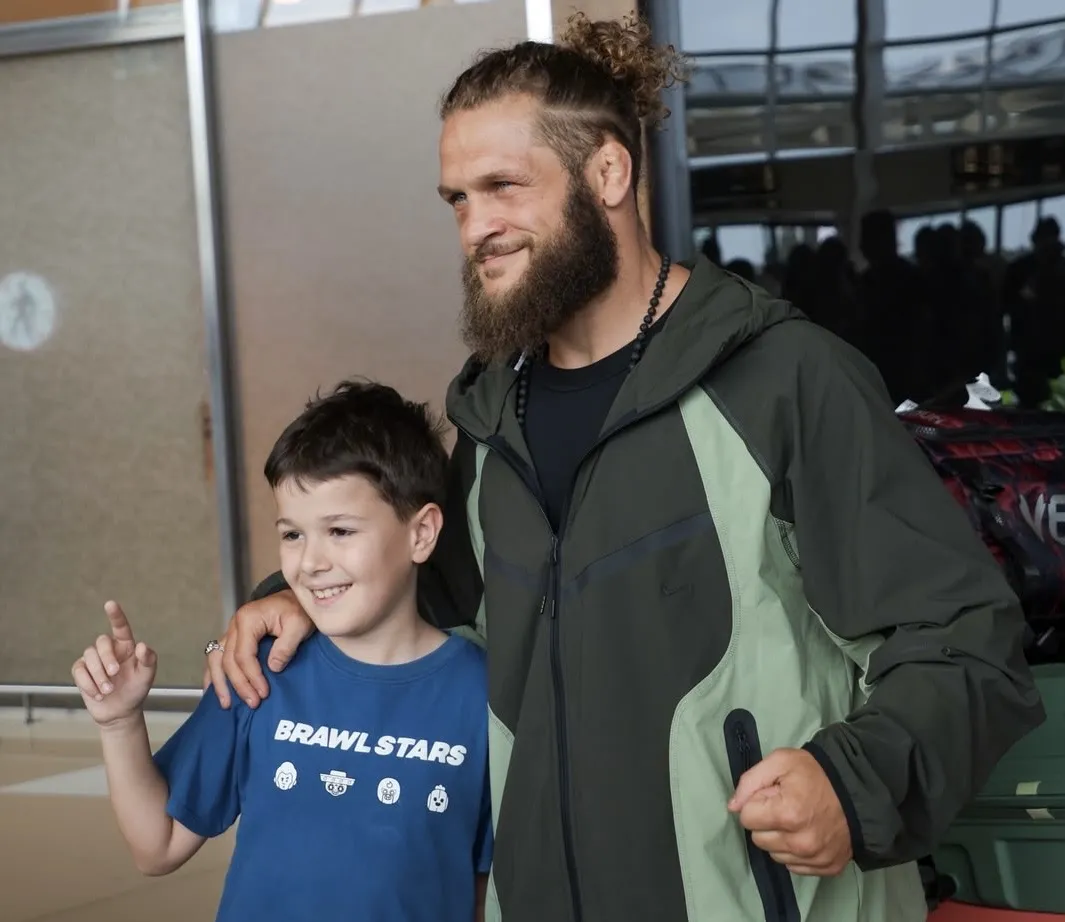 Rafael Fiziev arrives in Baku