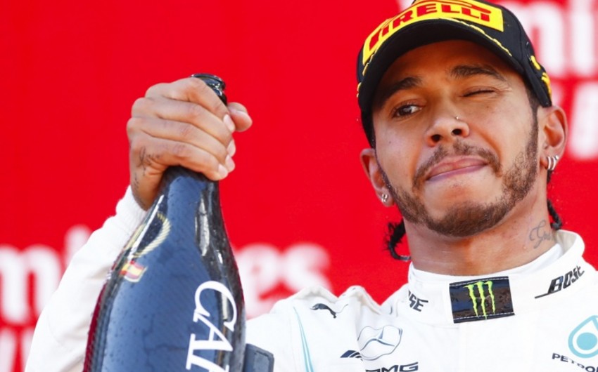 Formula  Hamilton draws with Schumacher