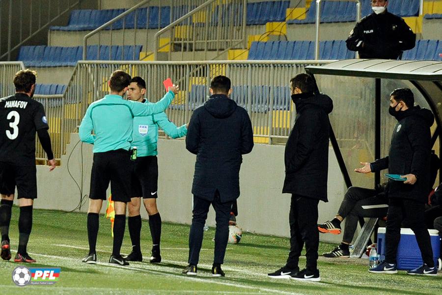 I didnt hit the referee I pushed him   Sabails coach