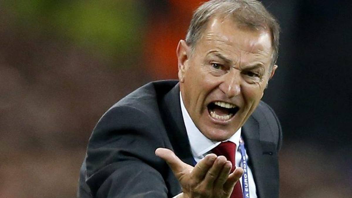 I have instructed my players not to be afraid of Ronaldo said De Biasi