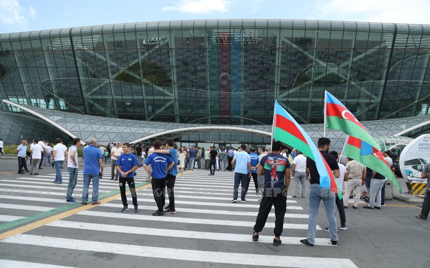 Azerbaijani wrestlers returned to Baku