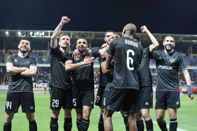 The Turkish club wants the famous football player of Qarabag