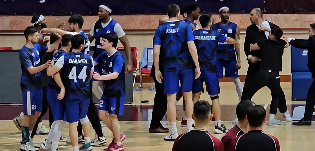 The coach of Neftchi attacked the rival player