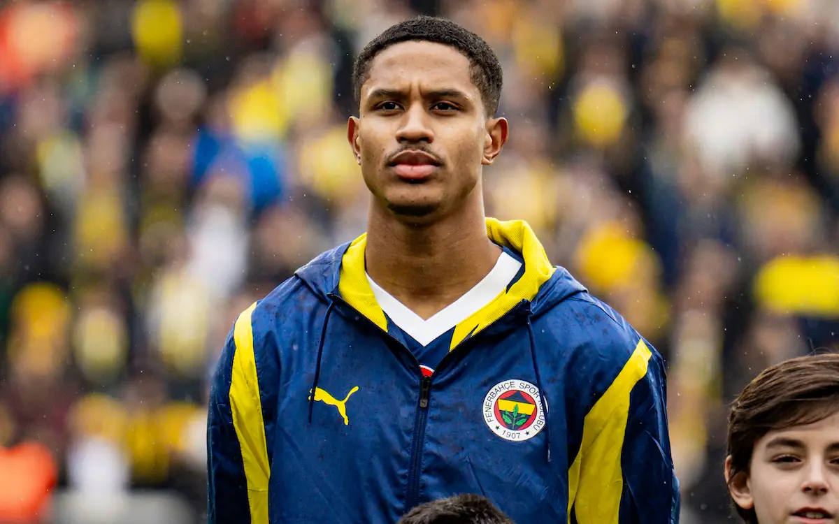 Fənərbağça niderlandlı futbolçusu ilə müqavilə uzatdı