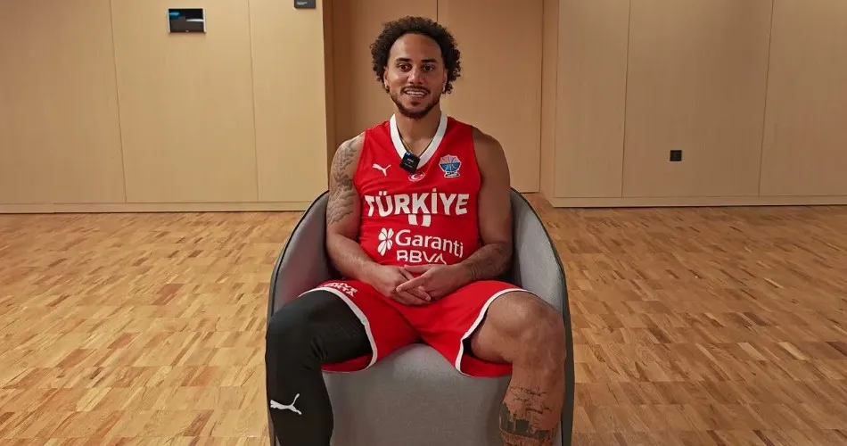 Larkin gələcəkdən ümidlidir