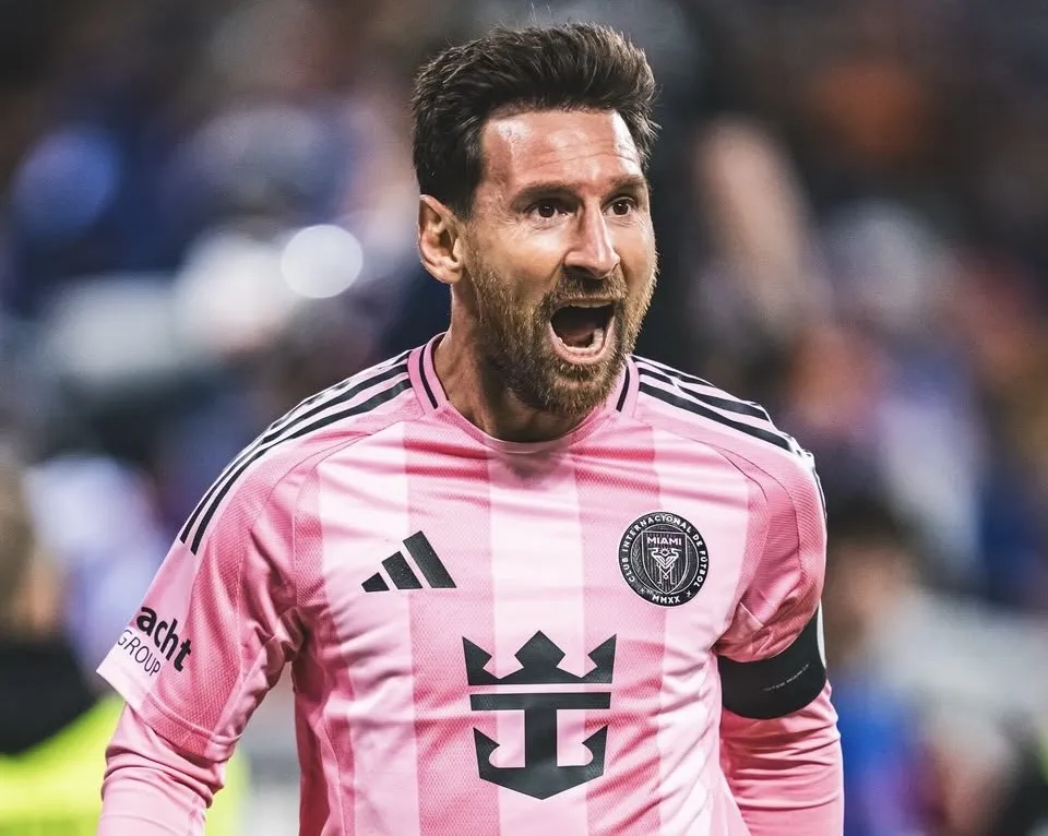 Lionel Messi zədələndi