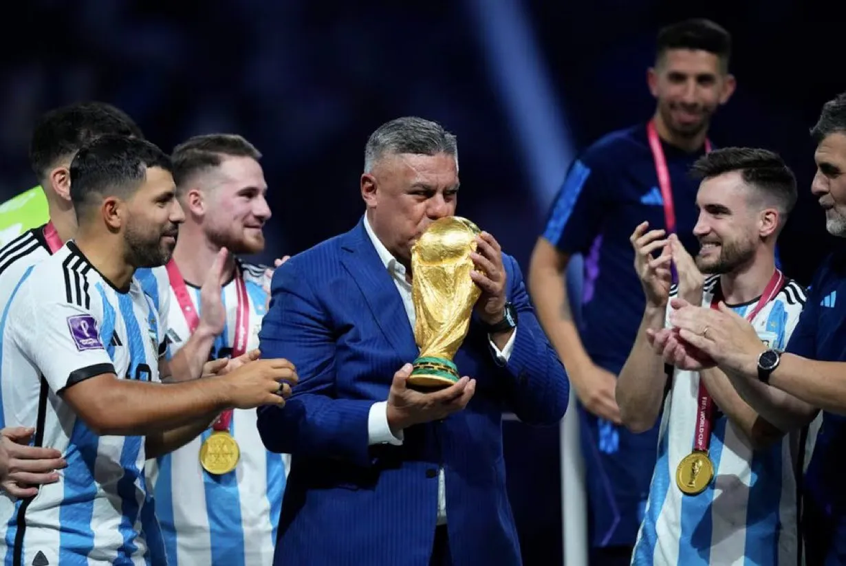 Argentina Futbol Assosiasiyasının prezidenti ölkədən çıxış qadağası ilə üzləşib