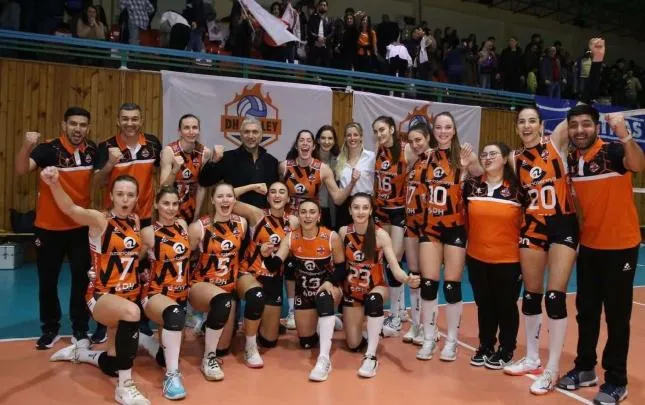 DH Volley komandası pleyoff mərhələsinə vəsiqə qazandı