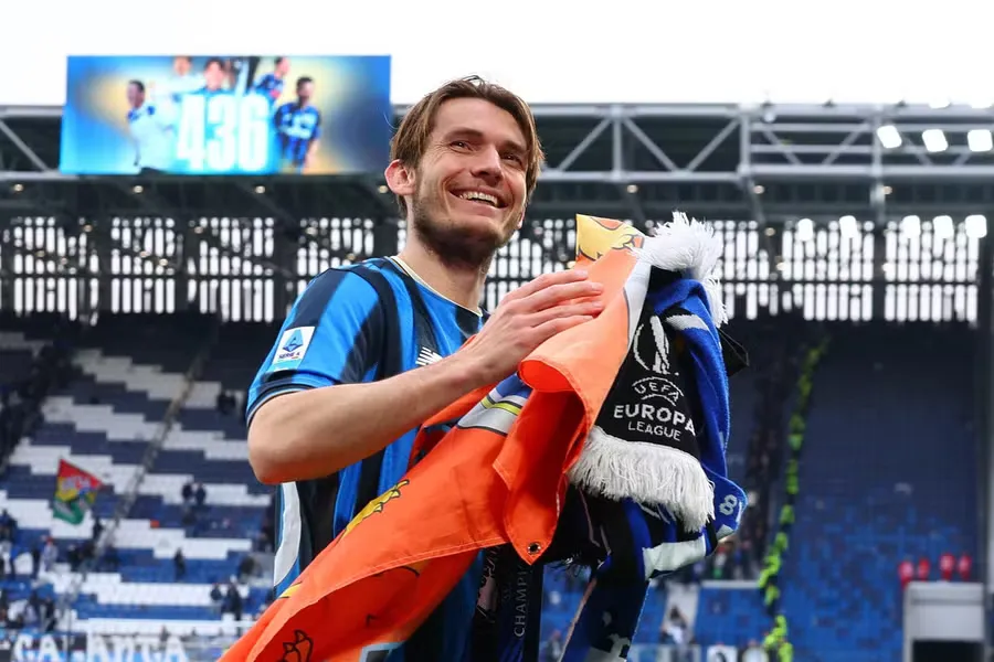 Niderlandlı futbolçu Atalantanın tarixinə düşdü