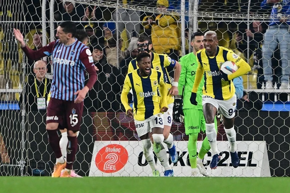 Fənərbağçaya UEFAdan cəza gəldi