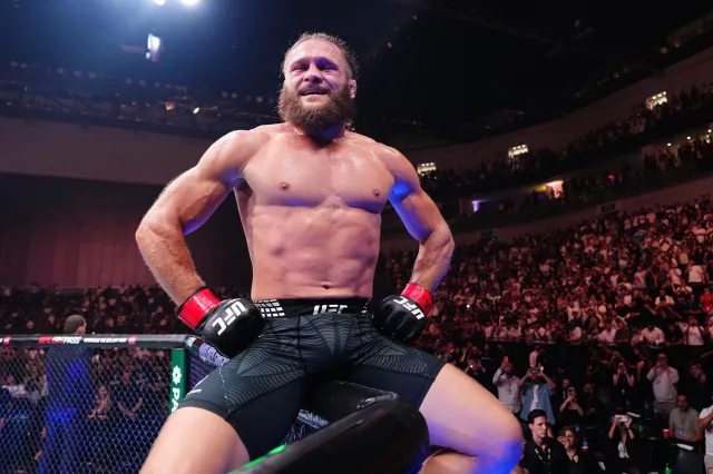 UFC Rafael Fiziyev Tahir Abdullayev və Fərman Həsənov qalib gəldi  YENİLƏNİB