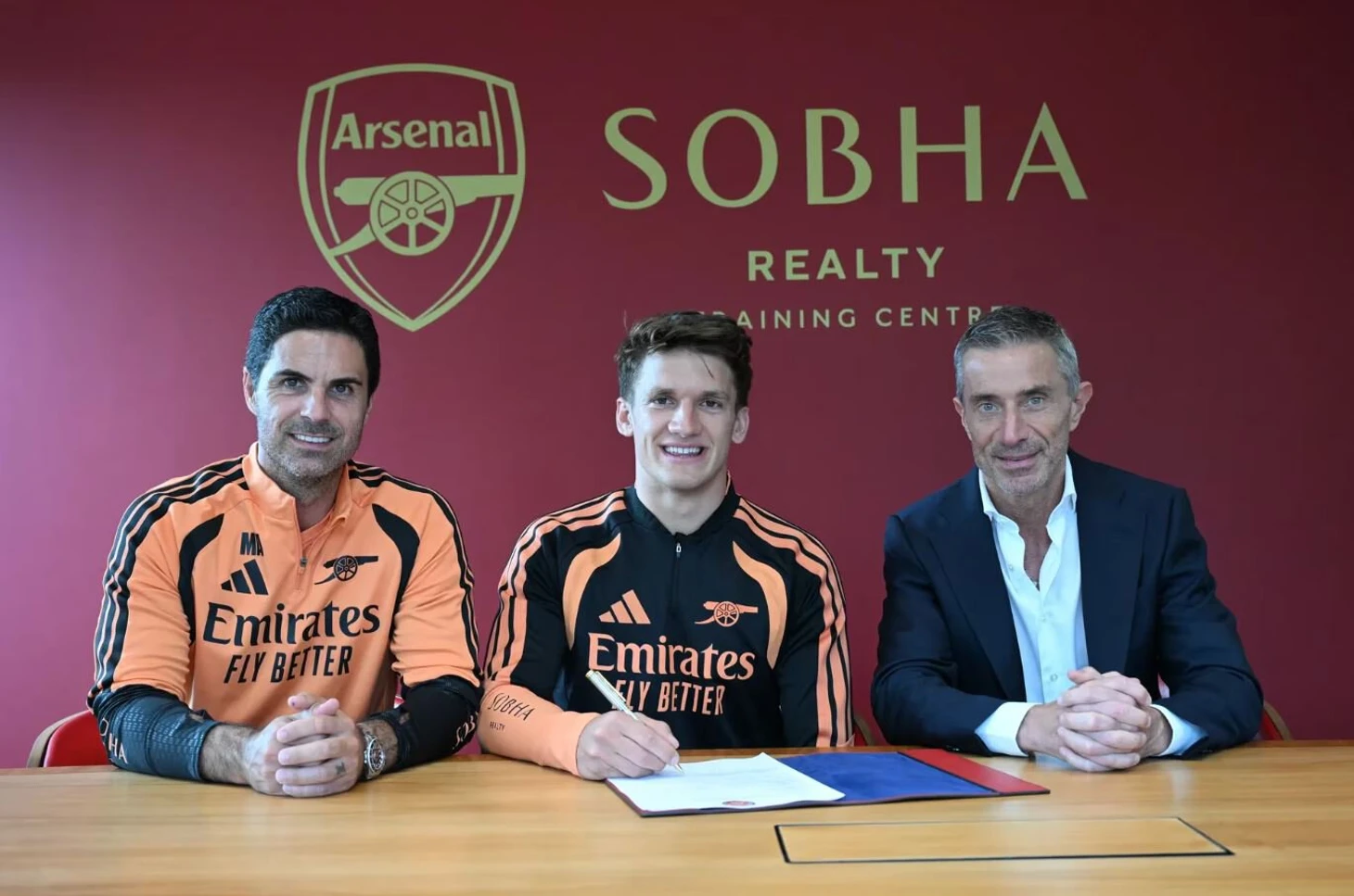 Arsenal  milyonluq transferi açıqladı