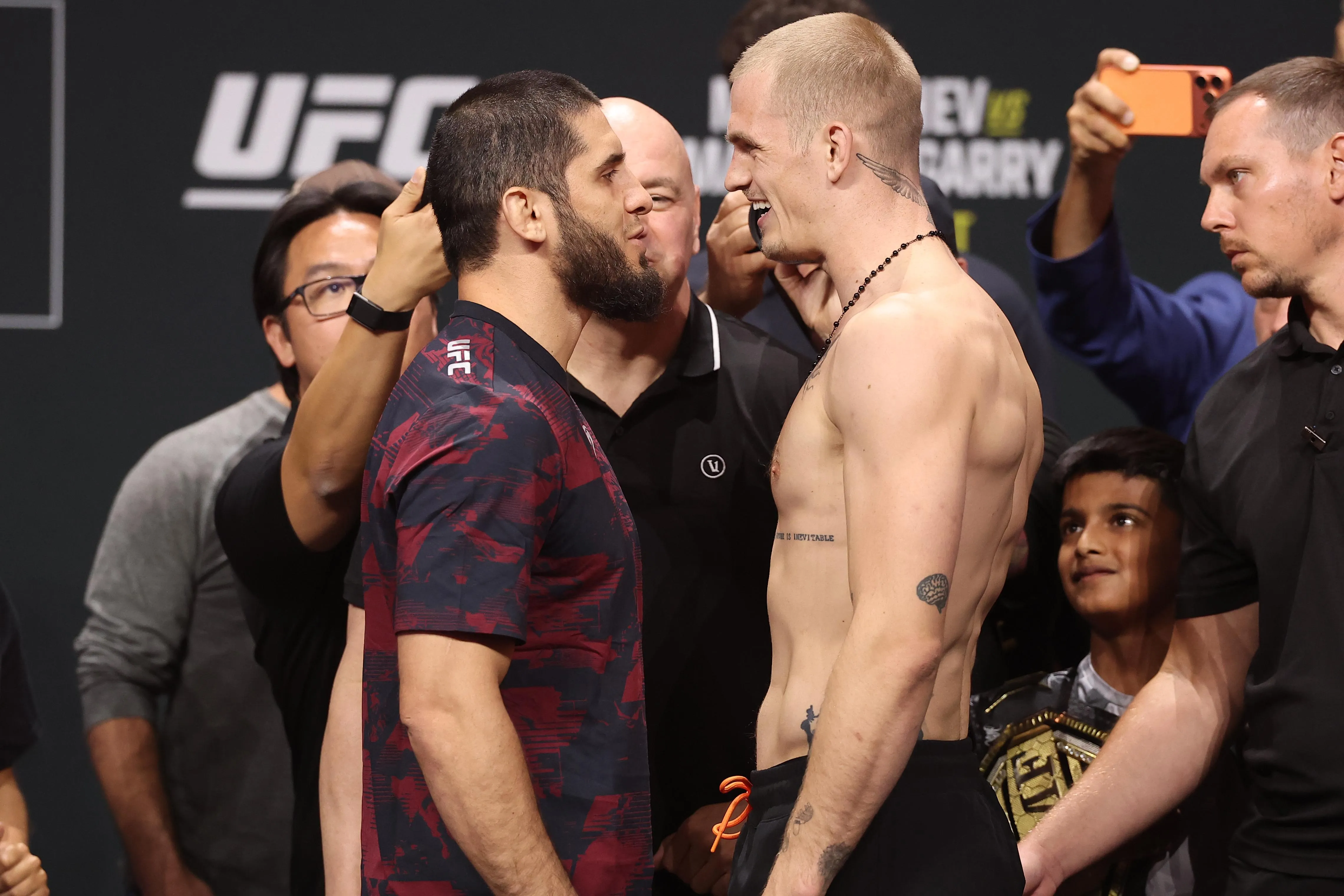 UFC  bu gecə baş tutacaq