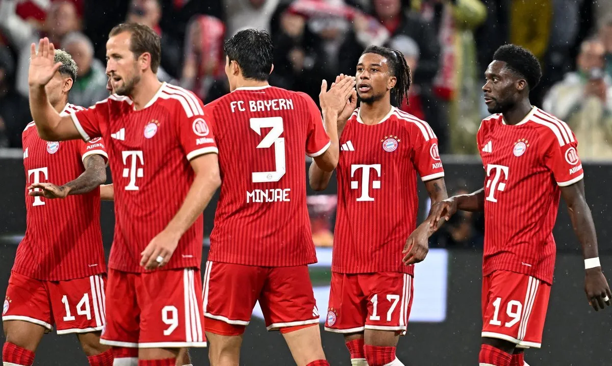 Bundesliqa Bayerndən böyükhesablı qələbə  VİDEO 