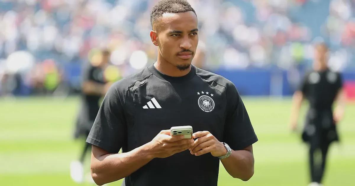 Almaniyalı futbolçu Roma və Evertonun təklifini rədd edib