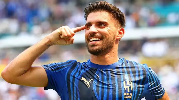 Real Madrid Ruben Neves transferini yenidən gündəmə gətirə bilər