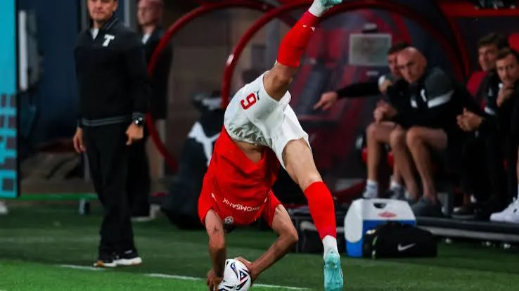 Nader Mohammadidən yenə eyni akrobatik assist  VİDEO
