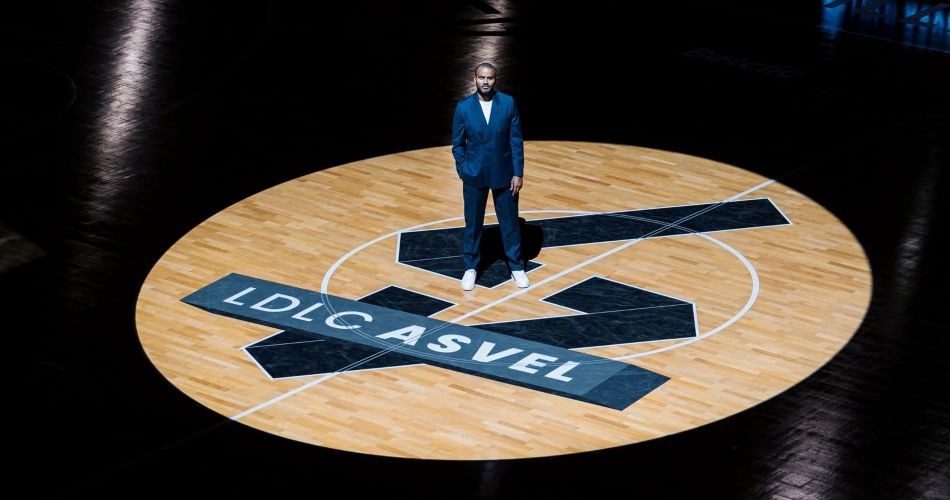 Toni Parker məşqçilik karyerasına start verir