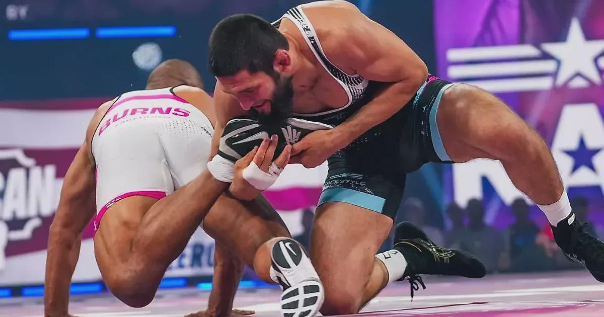 Xamzat Çimayev və Kolbi Kovinqton RAF də qələbə qazandı