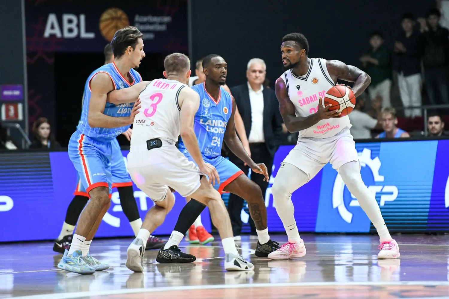 Neftçi və Sabahın oyunu təxirə salındı