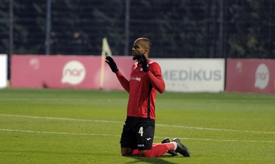 Braziliyalı futbolçu Qəbələdən ayrılmaq istəyir  ÖZƏL